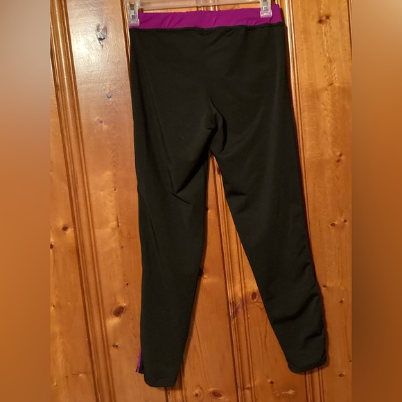 Size says X-Large but fits like a Medium Women’s Nana Fashion workout pants - Picture 2 of 4